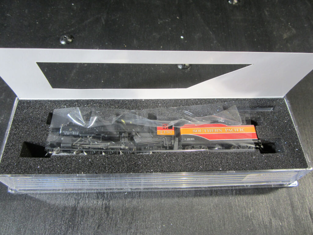 Las Vegas Train World - Train of the Day - BLI 6231 4-6-2 Southern Pacific Steam Locomotive w/ Tender "DAYLIGHT" Scheme model train