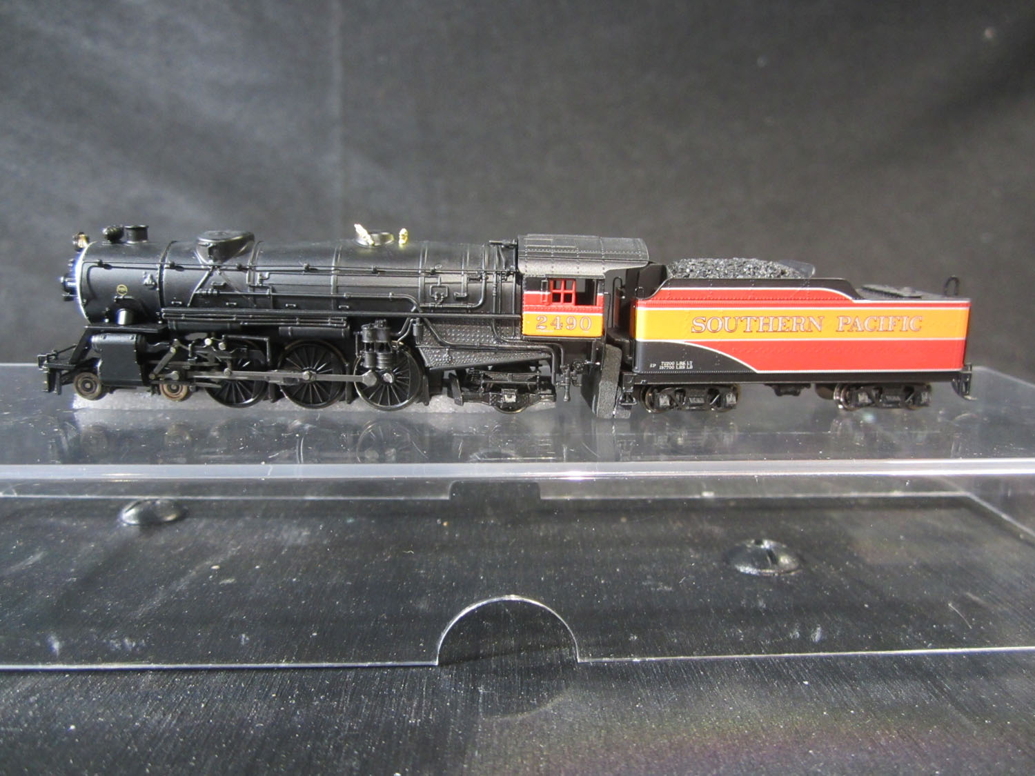 BLI 6231 4-6-2 Southern Pacific Steam Locomotive w/ Tender “DAYLIGHT” Scheme – Train of the Day