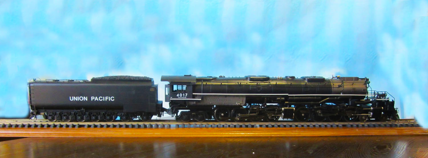 Aristo-Craft “Big Boy” #4017 Steam Locomotive with Tender G Scale 29:1 – Train of the Day