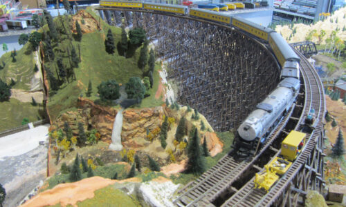 Displays Las Vegas Train Store (13)