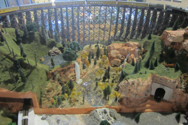 Displays Las Vegas Train Store (14)