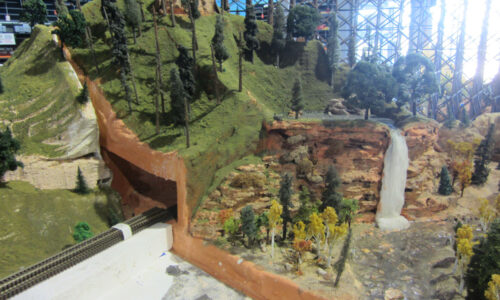 Displays Las Vegas Train Store (15)