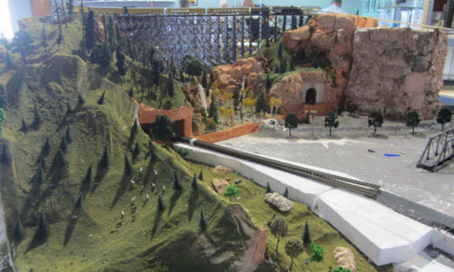 Displays Las Vegas Train Store (6)