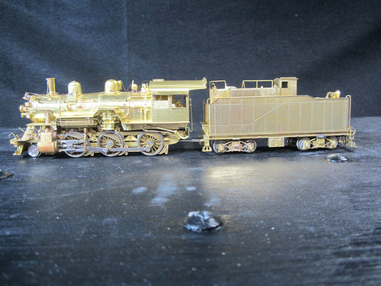 Hallmark Unpainted Brass MKT 2-6-0 Class J5 Steam Locomotive w/ Tender HO – Train of the Day